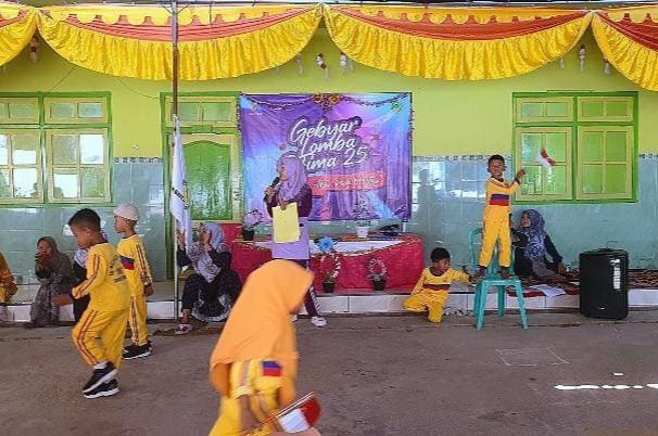 Melatih Hafalan dengan Ceria: Lomba Estafet Doa Warnai Gebyar RA 2025